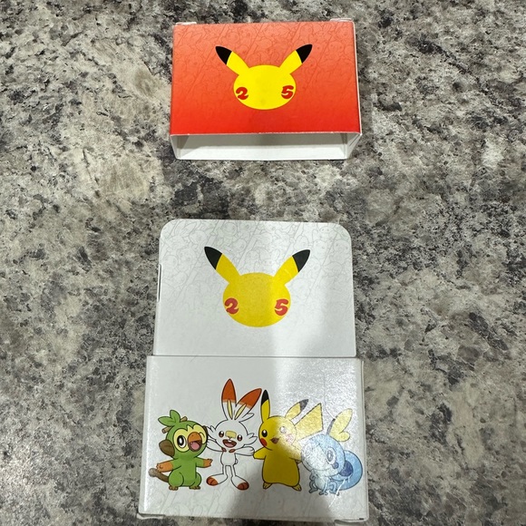 Pokémon Cards Lot Of 5 With Carrying Storage Case - Picture 4 of 11